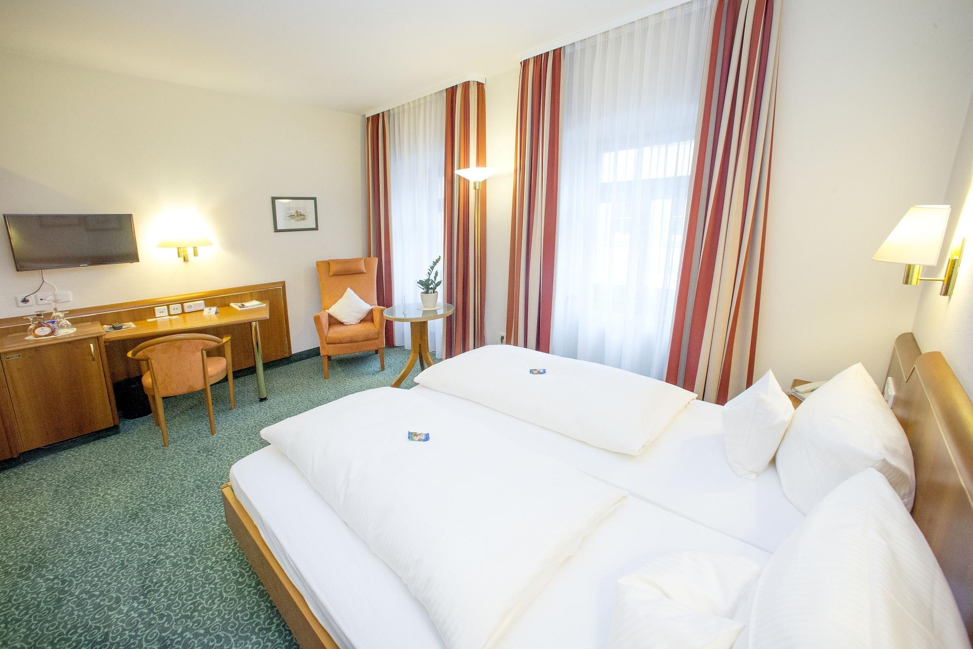 Veitshöchheim Hotel Weisses Lamm מראה חיצוני תמונה
