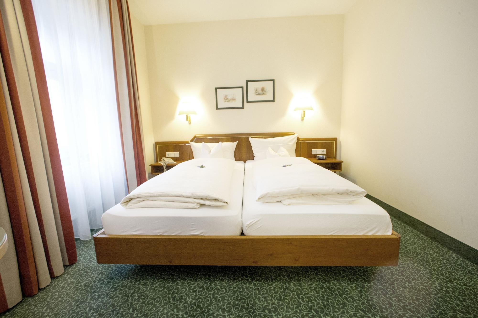 Veitshöchheim Hotel Weisses Lamm מראה חיצוני תמונה