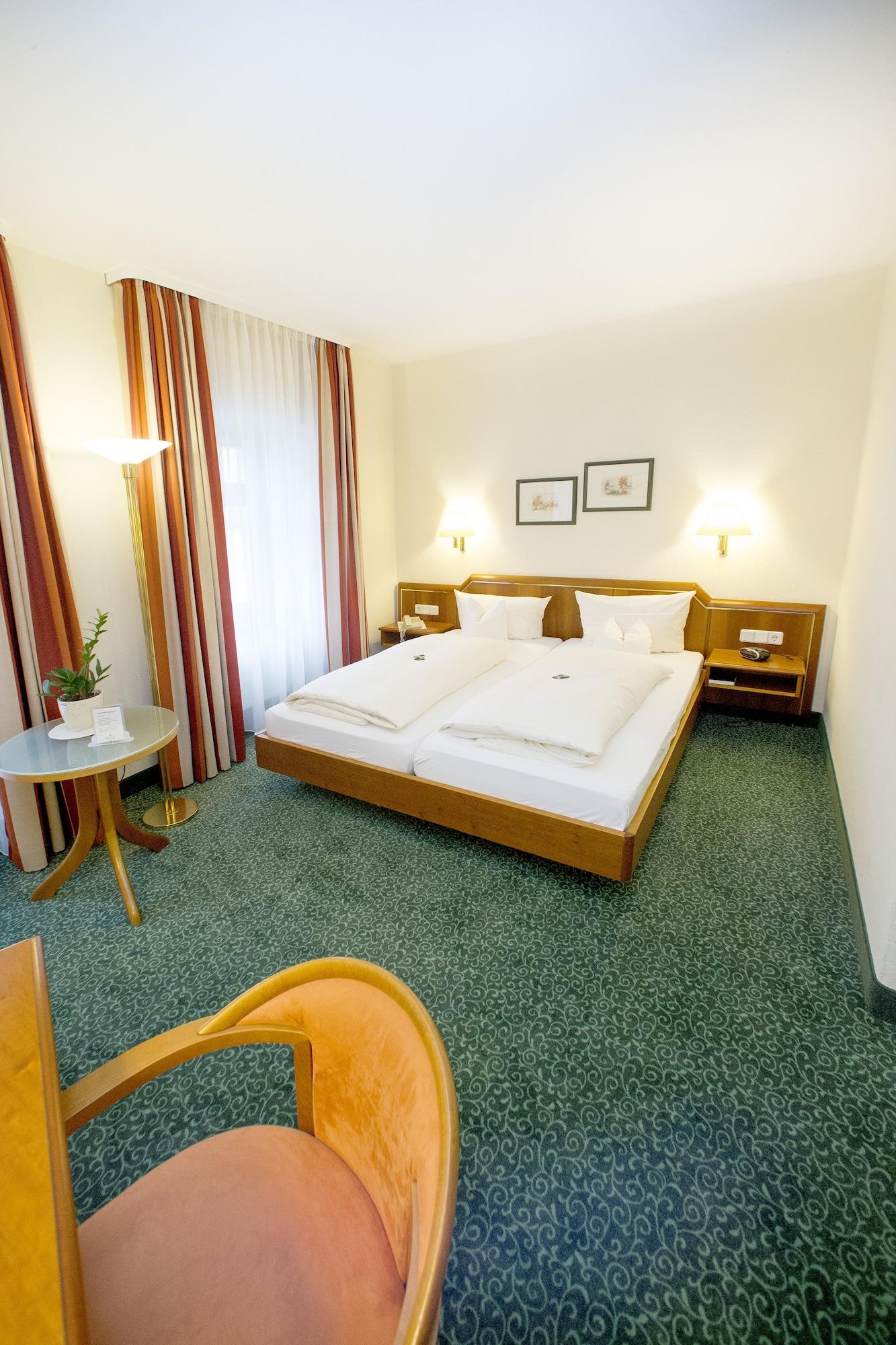 Veitshöchheim Hotel Weisses Lamm מראה חיצוני תמונה