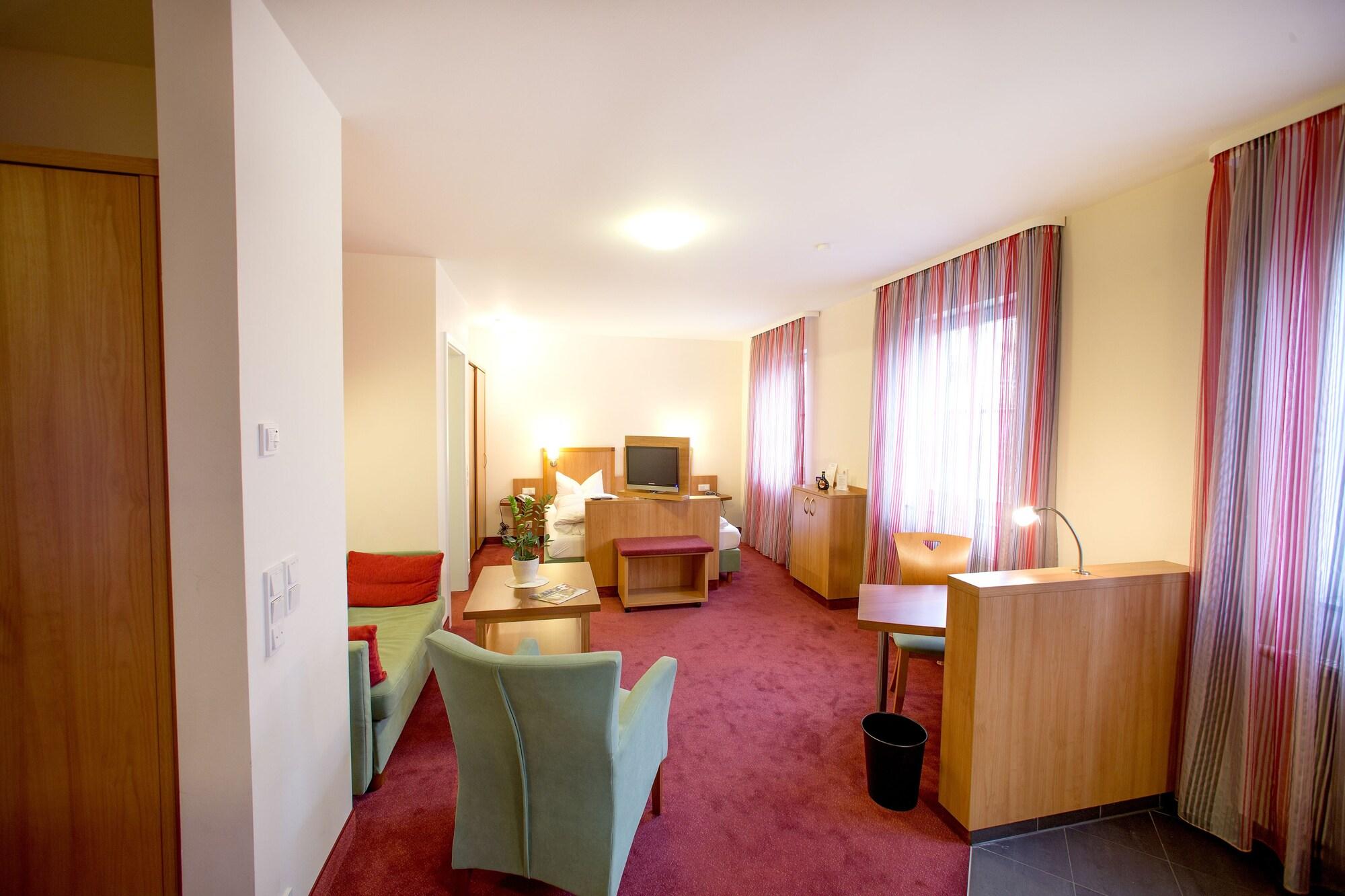 Veitshöchheim Hotel Weisses Lamm מראה חיצוני תמונה
