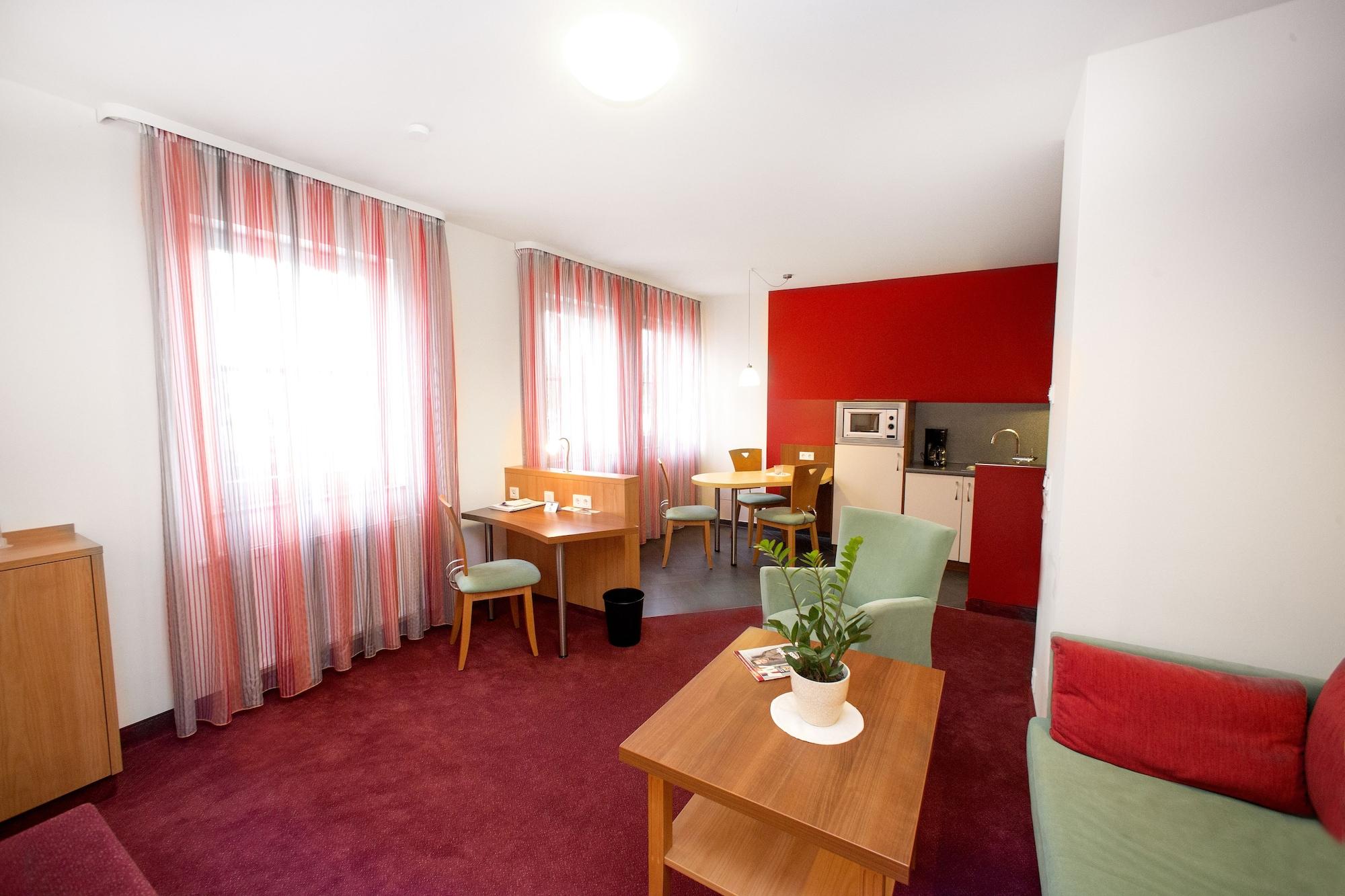 Veitshöchheim Hotel Weisses Lamm מראה חיצוני תמונה