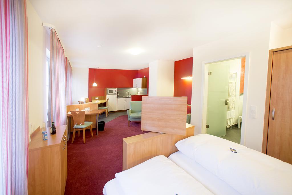 Veitshöchheim Hotel Weisses Lamm מראה חיצוני תמונה