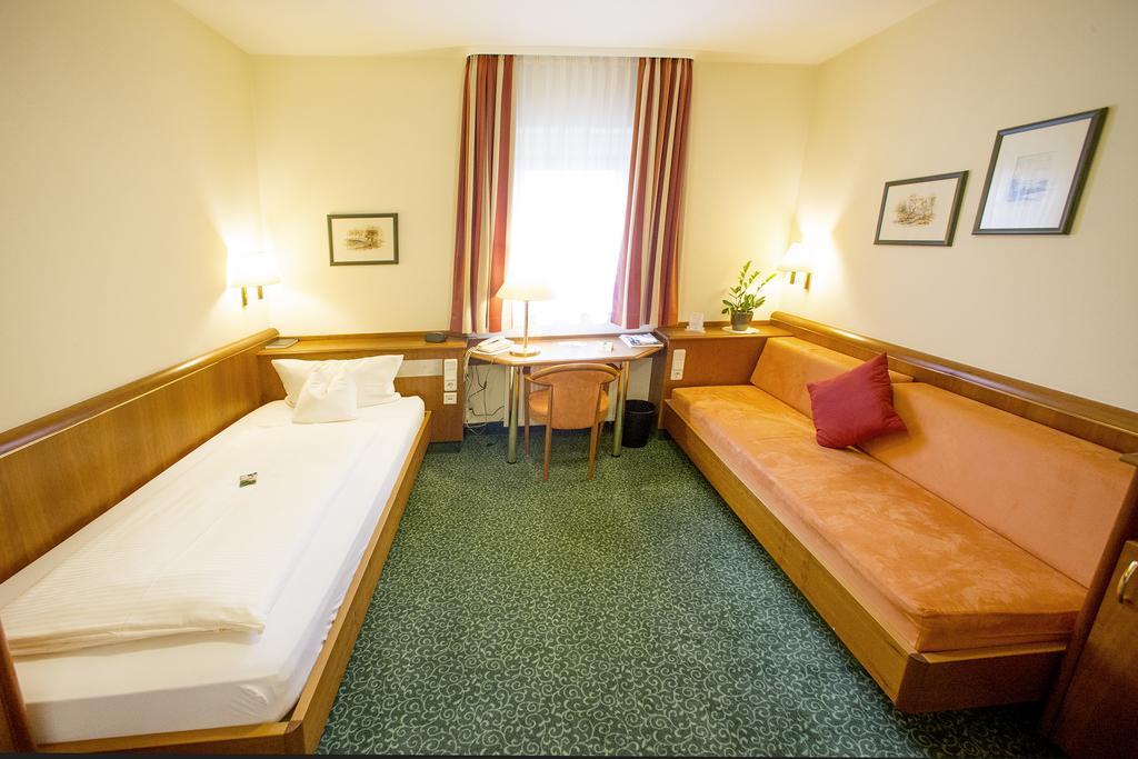 Veitshöchheim Hotel Weisses Lamm מראה חיצוני תמונה