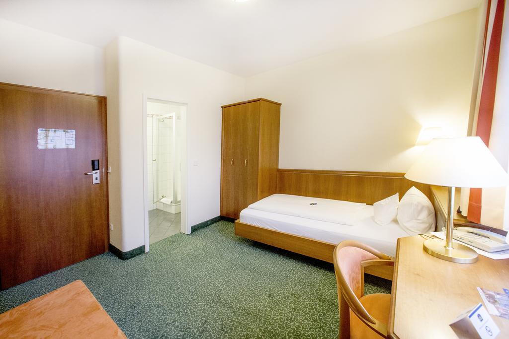 Veitshöchheim Hotel Weisses Lamm מראה חיצוני תמונה