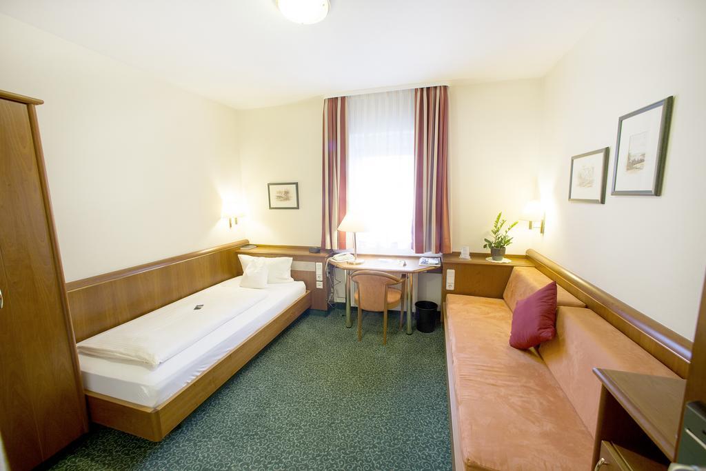 Veitshöchheim Hotel Weisses Lamm מראה חיצוני תמונה