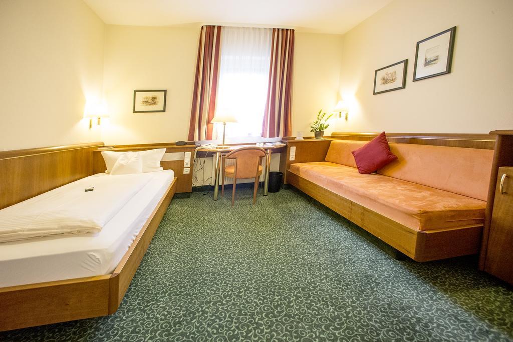Veitshöchheim Hotel Weisses Lamm מראה חיצוני תמונה