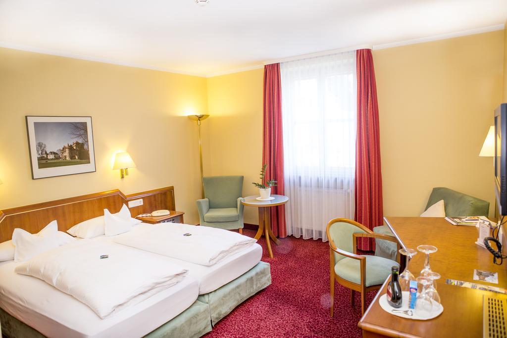 Veitshöchheim Hotel Weisses Lamm מראה חיצוני תמונה