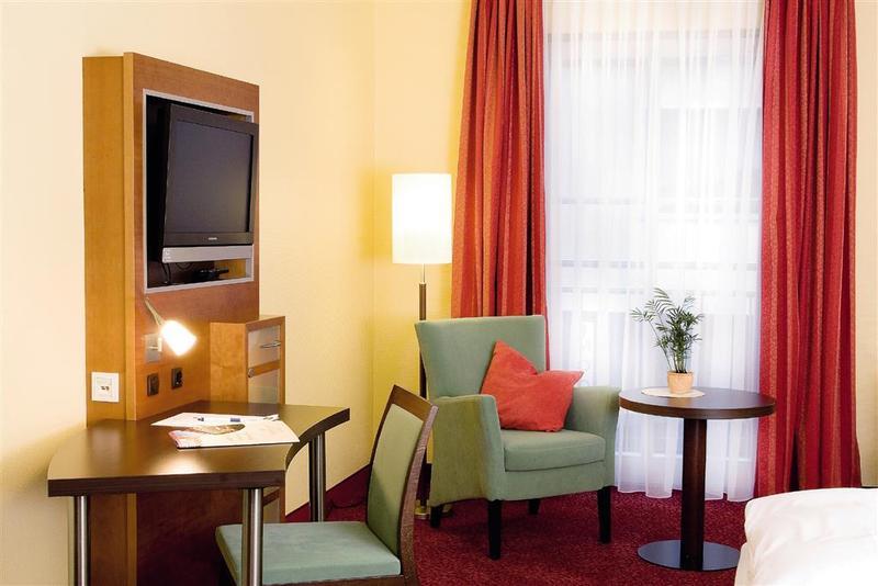 Veitshöchheim Hotel Weisses Lamm מראה חיצוני תמונה