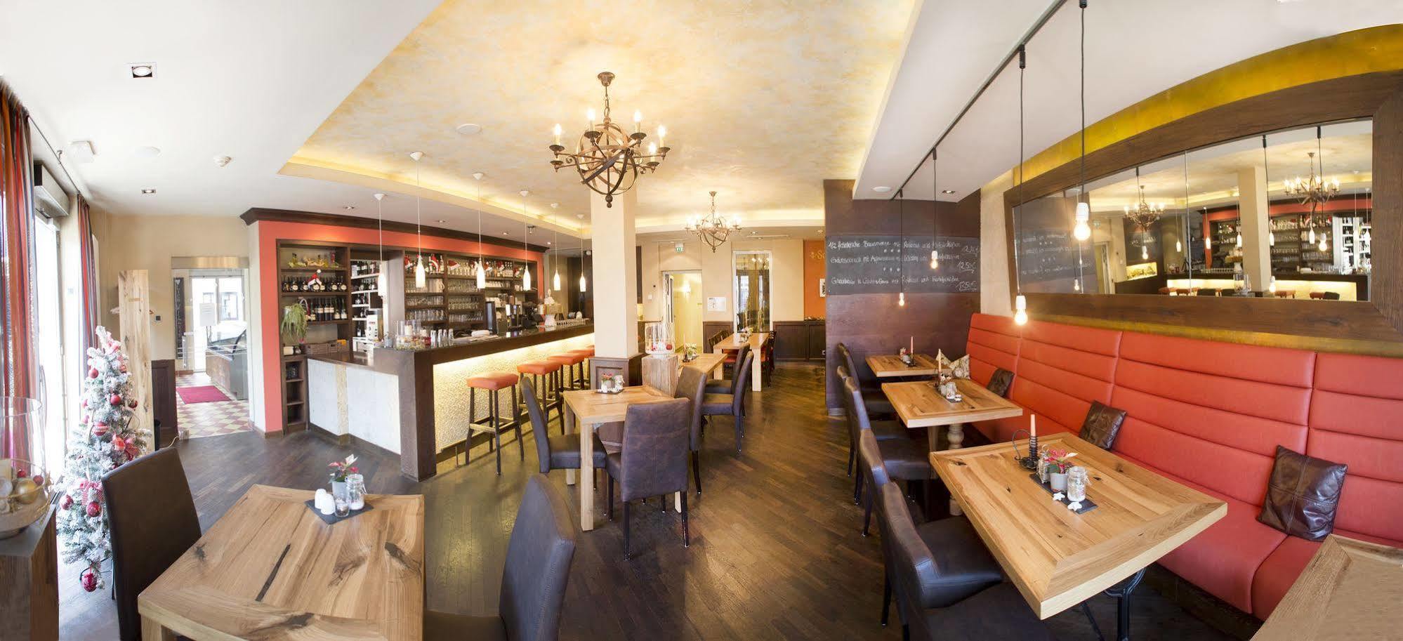 Veitshöchheim Hotel Weisses Lamm מראה חיצוני תמונה
