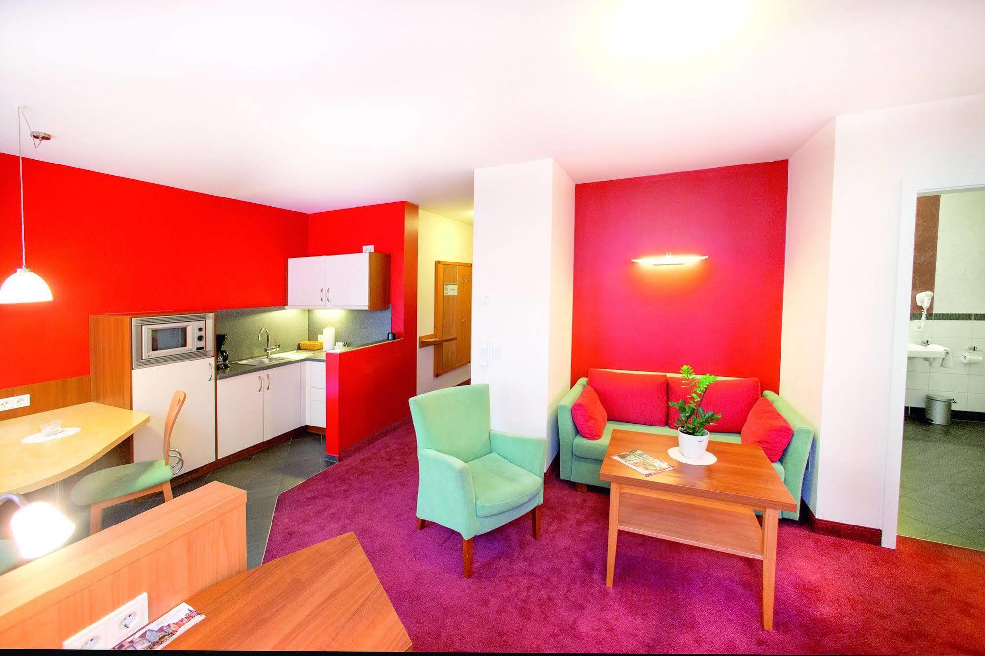 Veitshöchheim Hotel Weisses Lamm מראה חיצוני תמונה