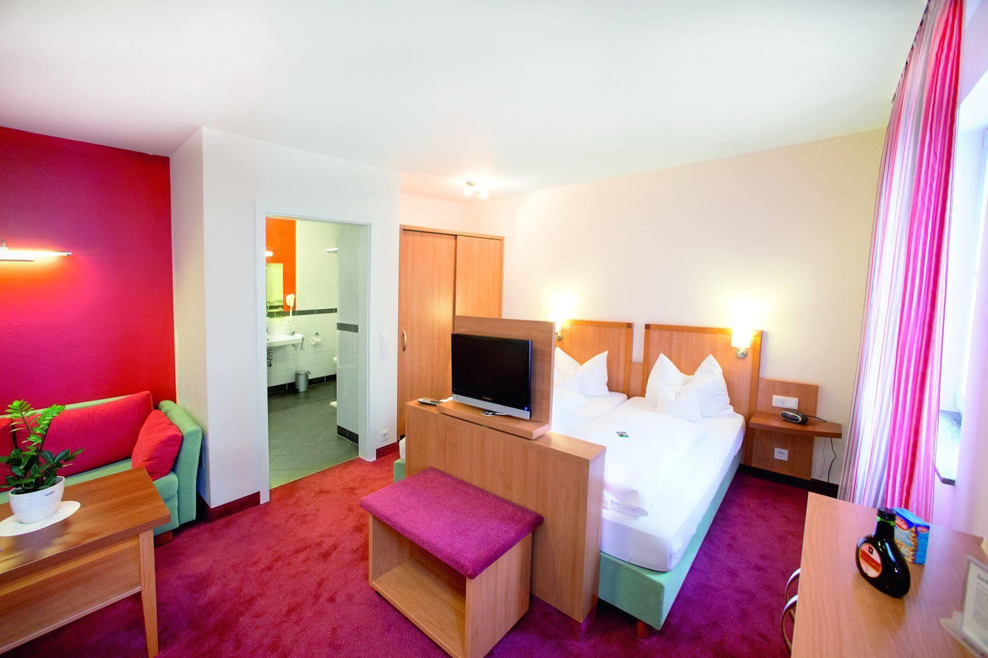 Veitshöchheim Hotel Weisses Lamm מראה חיצוני תמונה