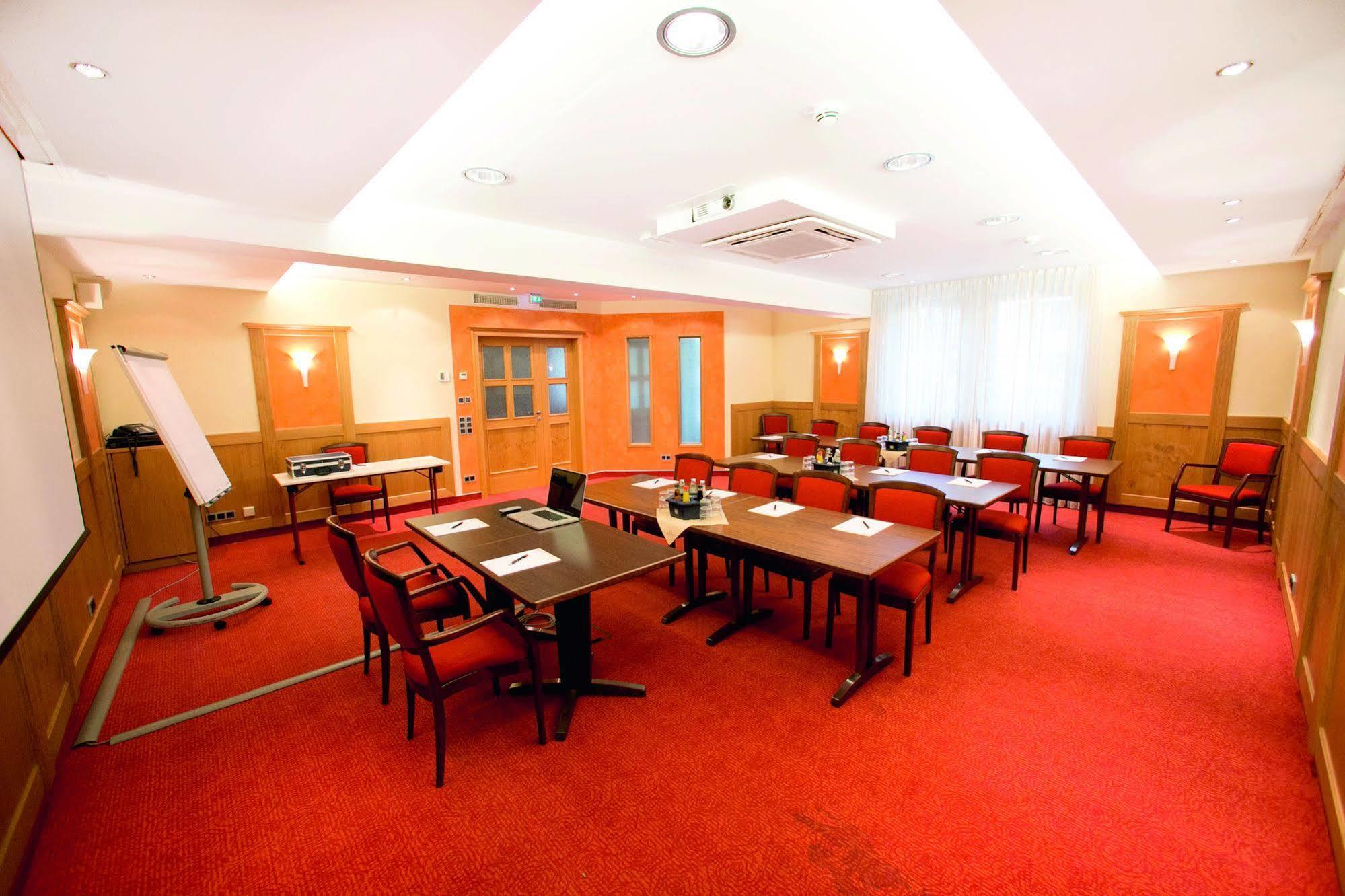 Veitshöchheim Hotel Weisses Lamm מראה חיצוני תמונה